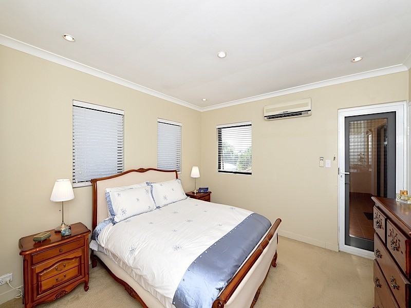 2/142 Ewen Street, Doubleview WA 6018