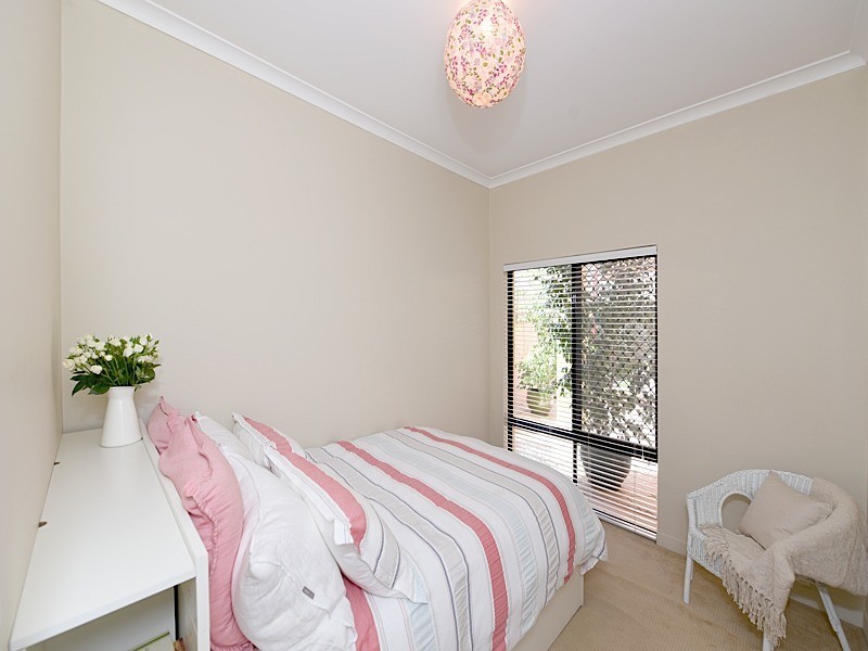 2/142 Ewen Street, Doubleview WA 6018