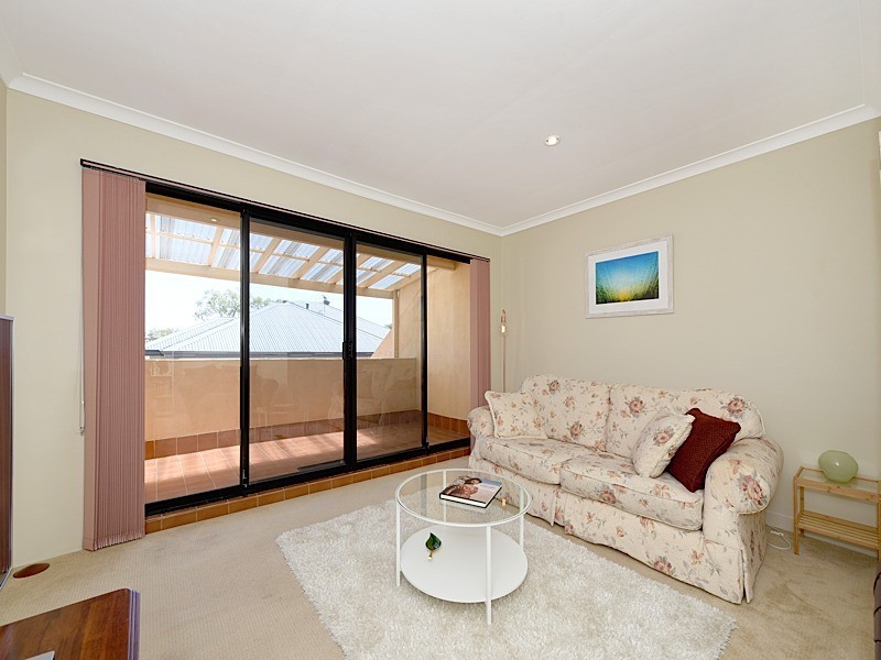 2/142 Ewen Street, Doubleview WA 6018