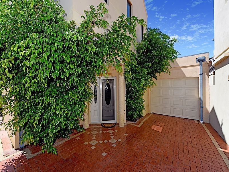 2/142 Ewen Street, Doubleview WA 6018