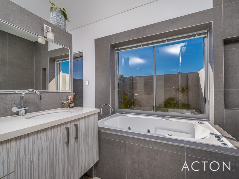 16 Gunida Street, Mullaloo WA 6027