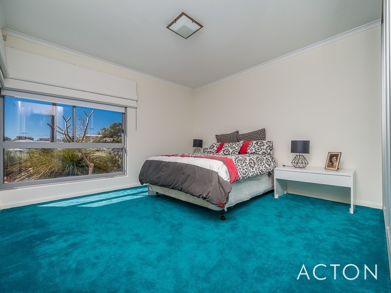 16 Gunida Street, Mullaloo WA 6027