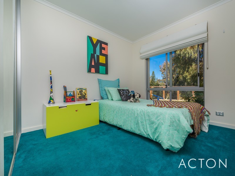 16 Gunida Street, Mullaloo WA 6027