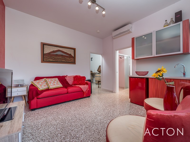 16 Gunida Street, Mullaloo WA 6027