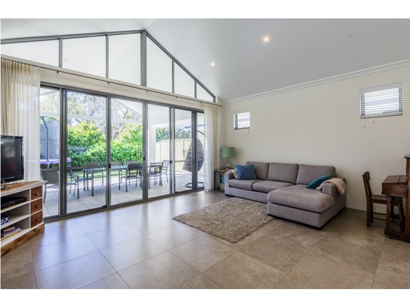 208 Newborough Street, Karrinyup WA 6018