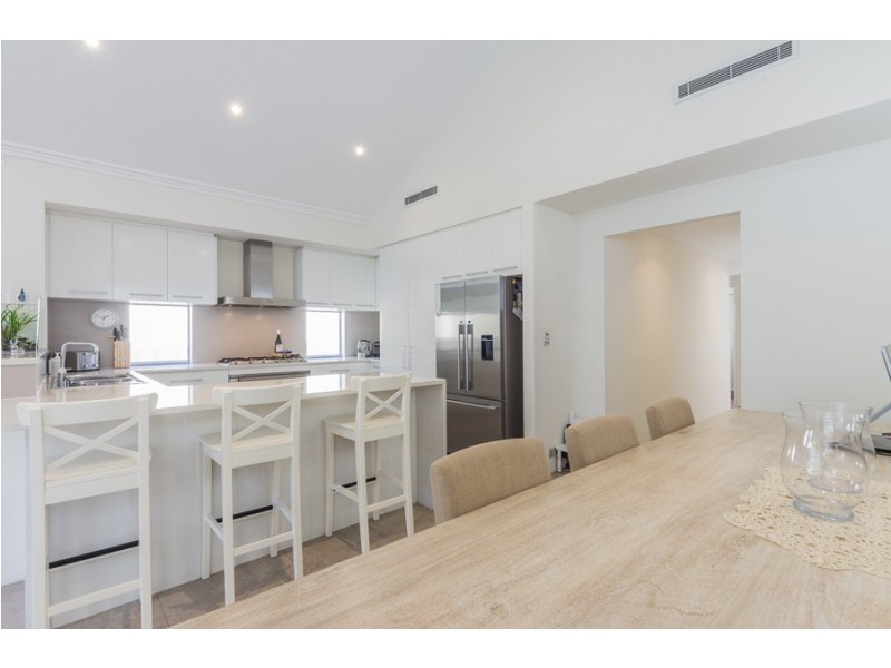 208 Newborough Street, Karrinyup WA 6018