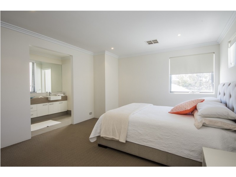 208 Newborough Street, Karrinyup WA 6018