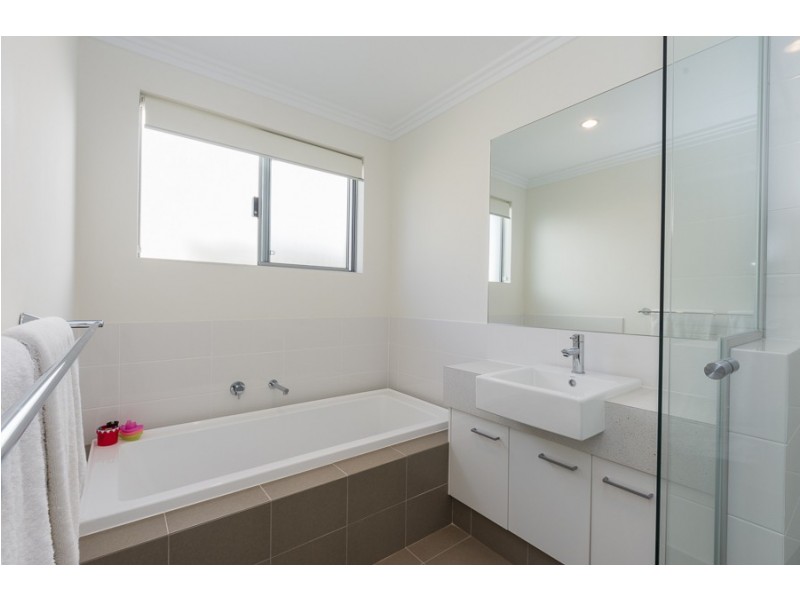 208 Newborough Street, Karrinyup WA 6018