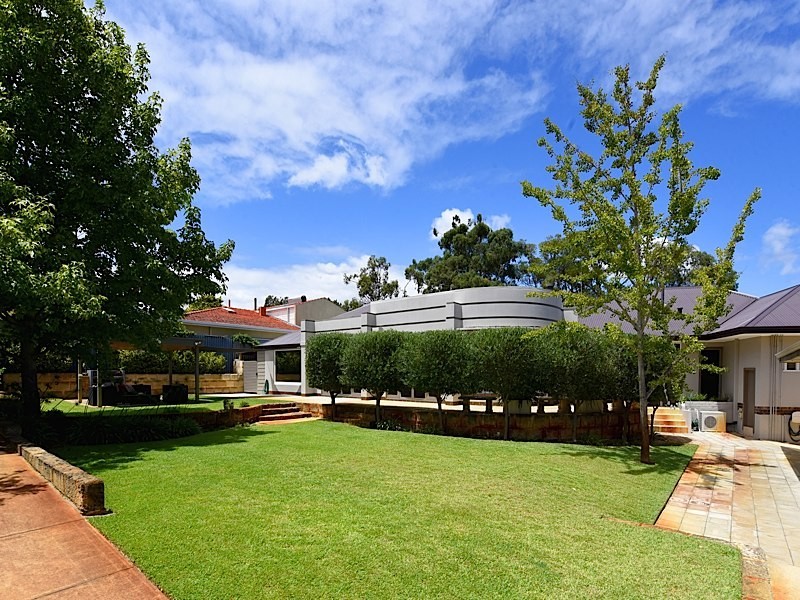 172 Grantham Street, Floreat WA 6014