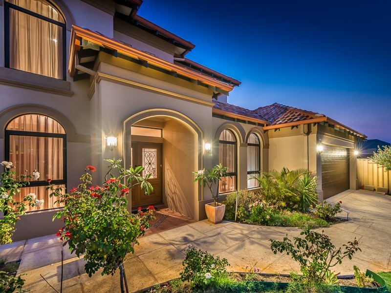 7 St Lucia Road, Iluka WA 6028