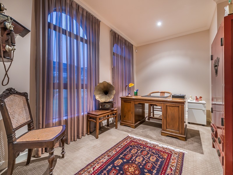 7 St Lucia Road, Iluka WA 6028