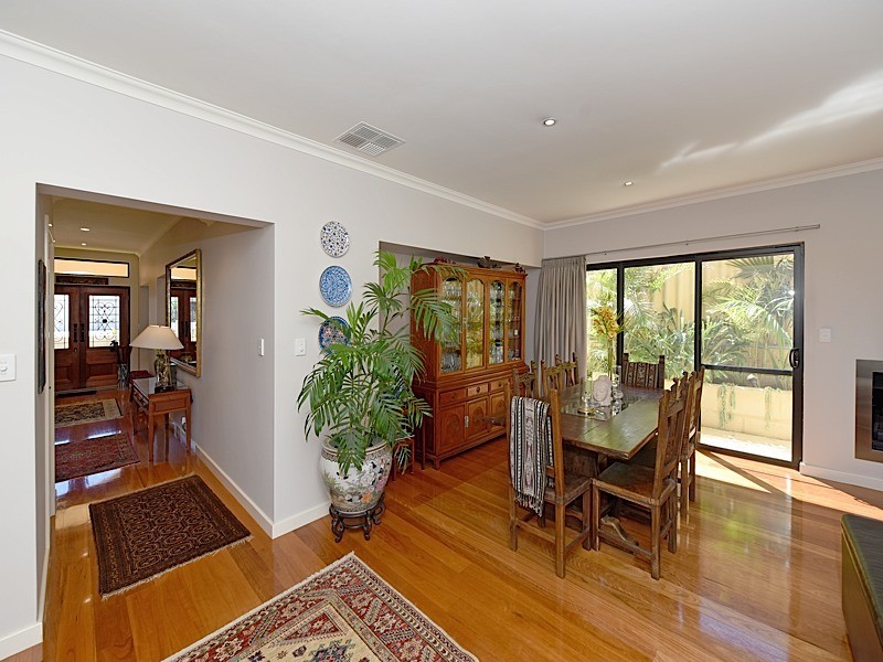 7 St Lucia Road, Iluka WA 6028