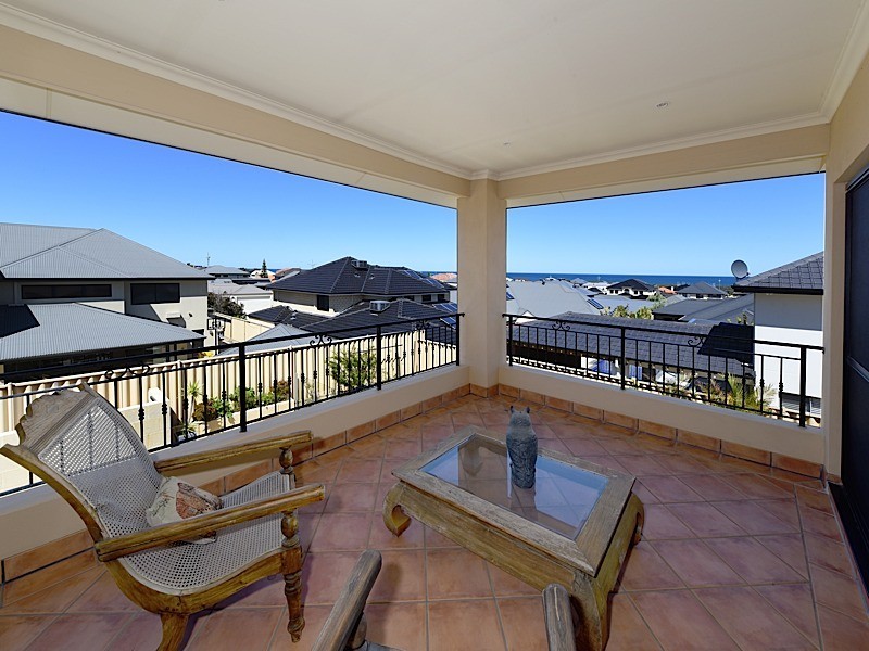 7 St Lucia Road, Iluka WA 6028