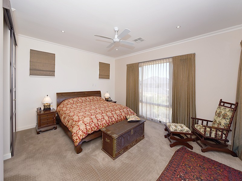 7 St Lucia Road, Iluka WA 6028