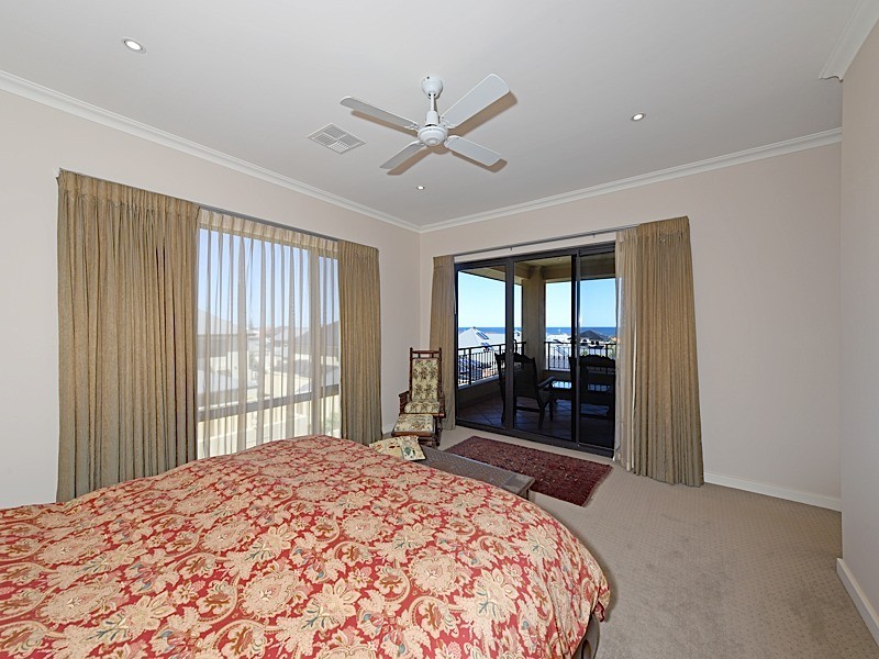 7 St Lucia Road, Iluka WA 6028