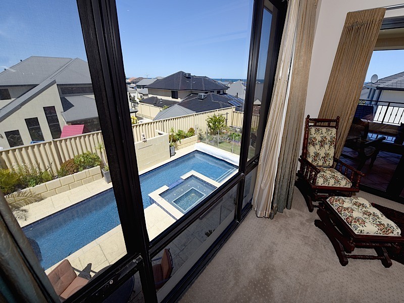 7 St Lucia Road, Iluka WA 6028