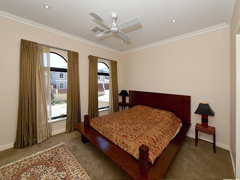 7 St Lucia Road, Iluka WA 6028