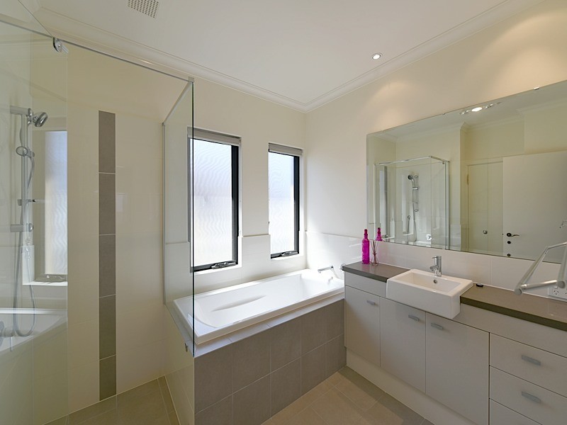 7 St Lucia Road, Iluka WA 6028