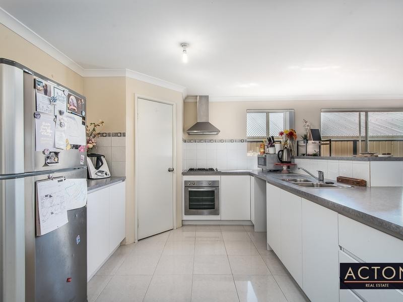 29 Nankeen Circle, Tapping WA 6065