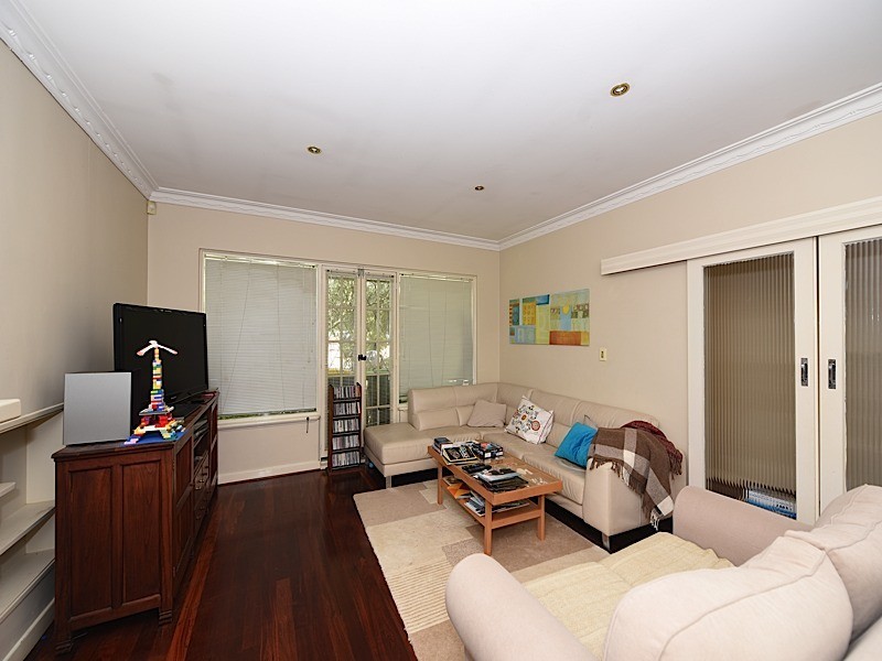 5 Lilika Road, City Beach WA 6015