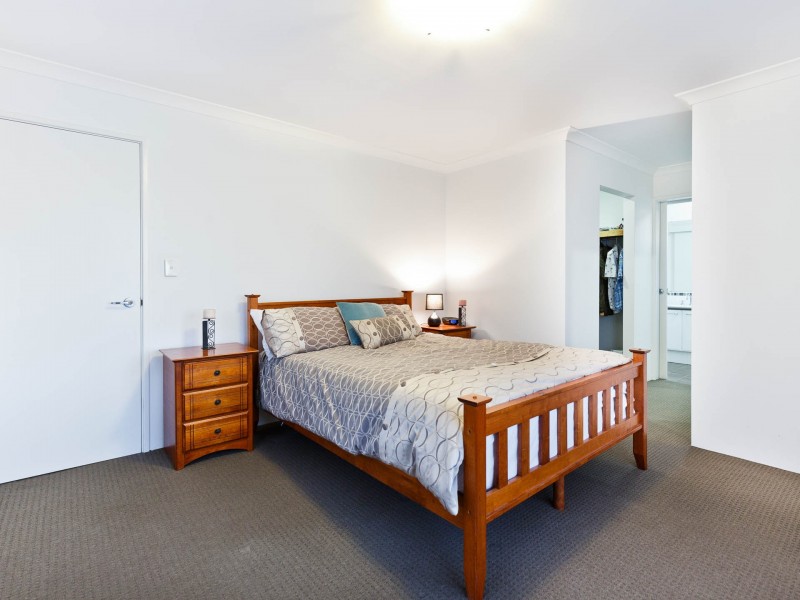 40 Clevedon Place, Kallaroo WA 6025