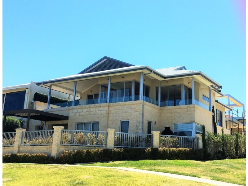 3/8 AVONMORE TERRACE, Cottesloe WA 6011