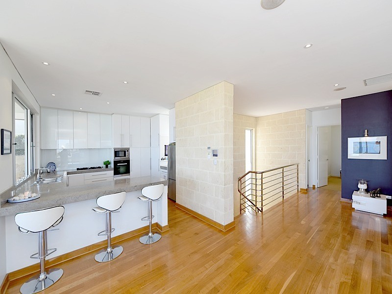 3/8 AVONMORE TERRACE, Cottesloe WA 6011