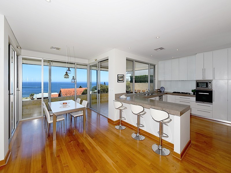 3/8 AVONMORE TERRACE, Cottesloe WA 6011