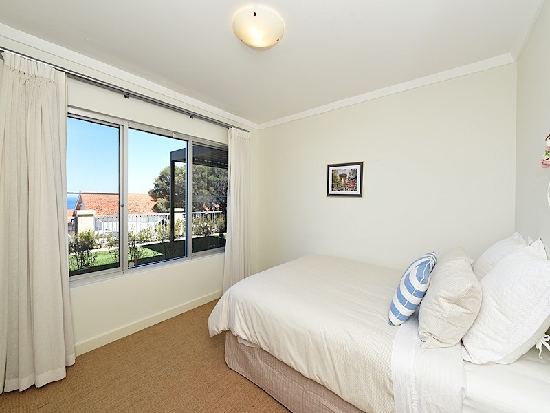 3/8 AVONMORE TERRACE, Cottesloe WA 6011