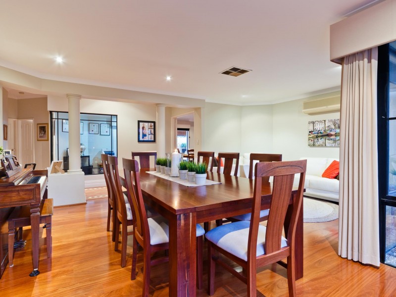 34 Centennial Gardens, Hillarys WA 6025