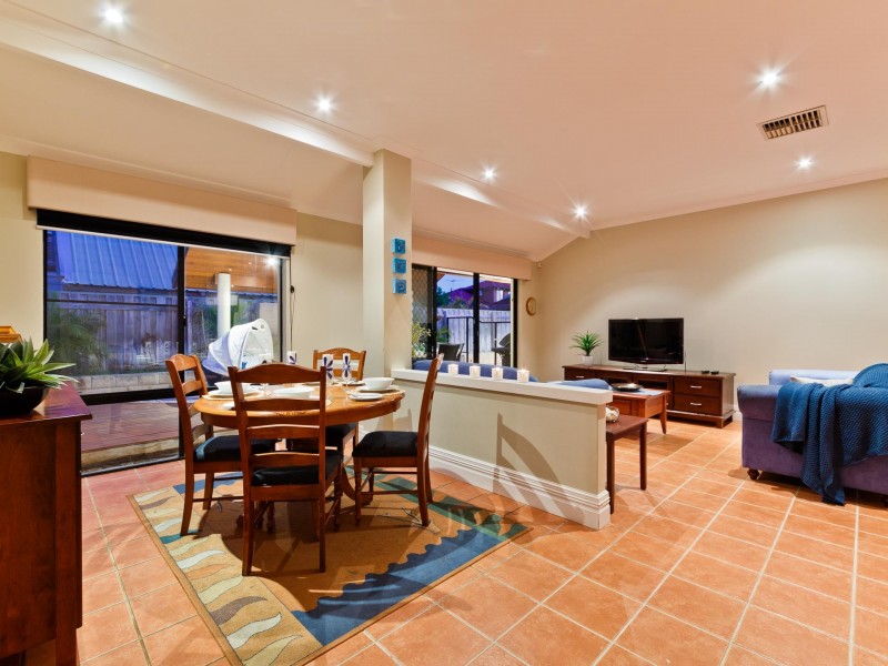 34 Centennial Gardens, Hillarys WA 6025