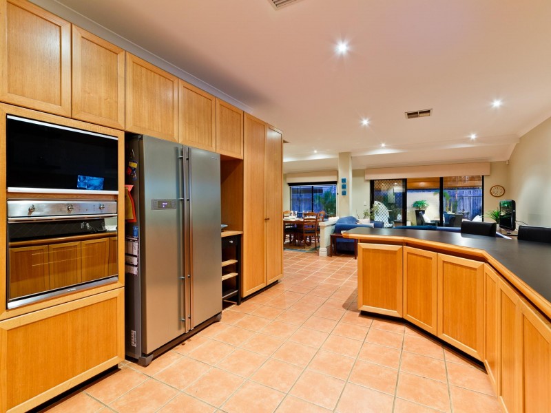 34 Centennial Gardens, Hillarys WA 6025