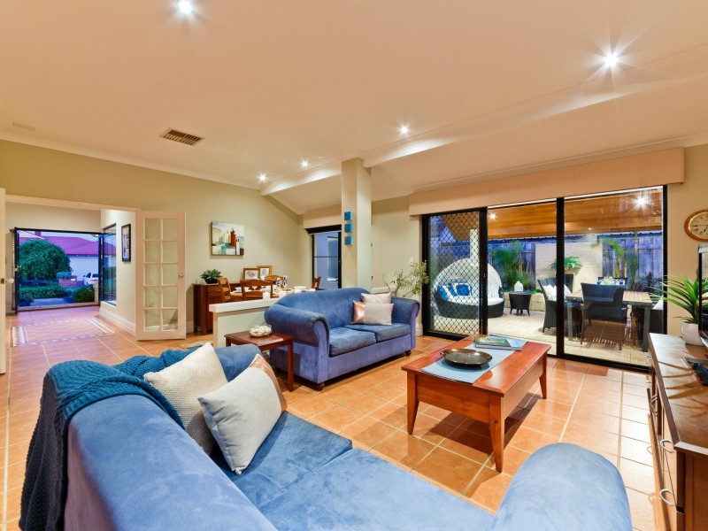 34 Centennial Gardens, Hillarys WA 6025