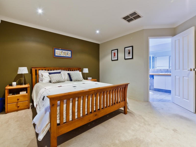 34 Centennial Gardens, Hillarys WA 6025