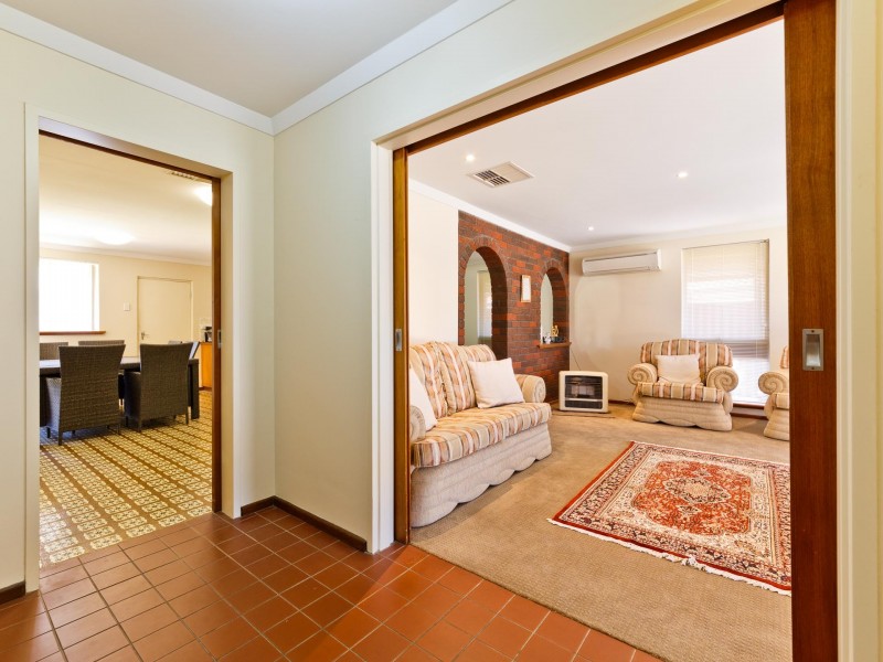 73 Cook Avenue, Hillarys WA 6025