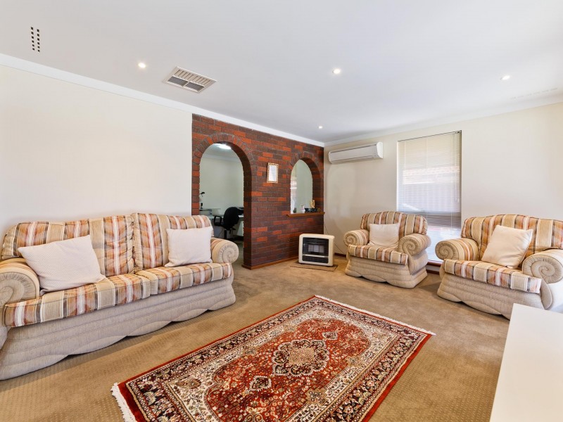 73 Cook Avenue, Hillarys WA 6025