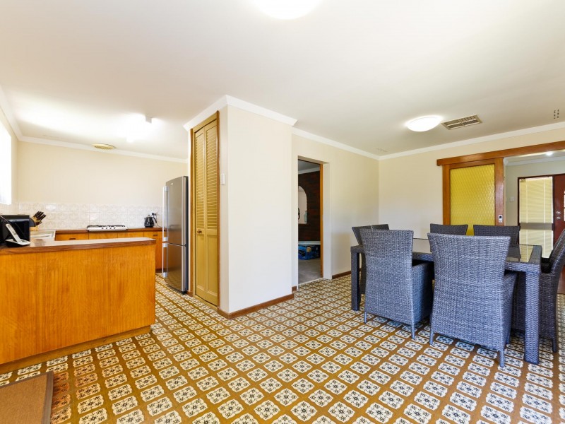 73 Cook Avenue, Hillarys WA 6025