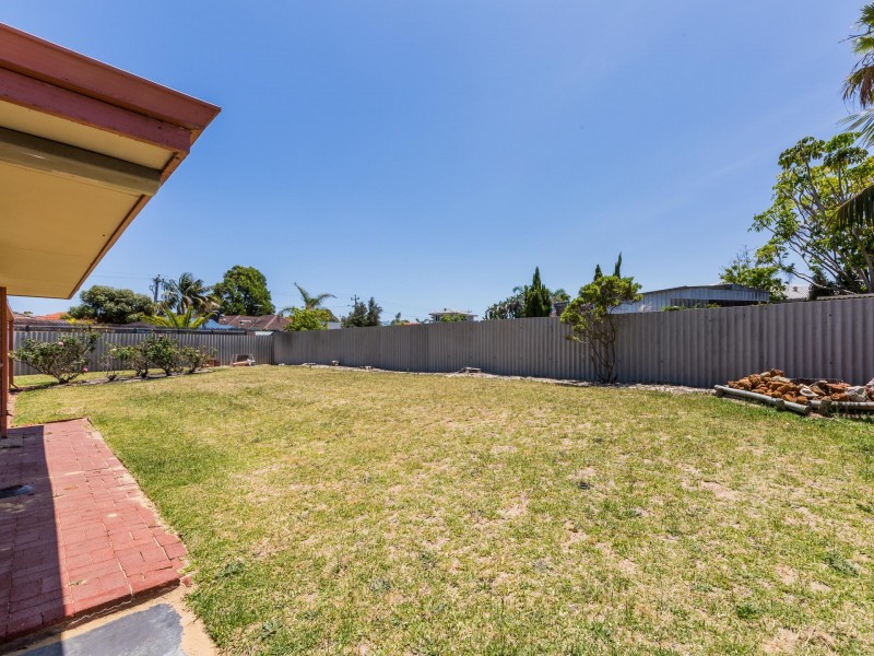 73 Cook Avenue, Hillarys WA 6025