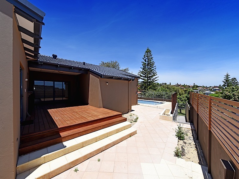 3 Wayeela Place, City Beach WA 6015