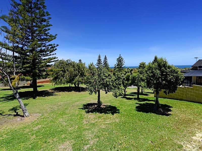 3 Wayeela Place, City Beach WA 6015