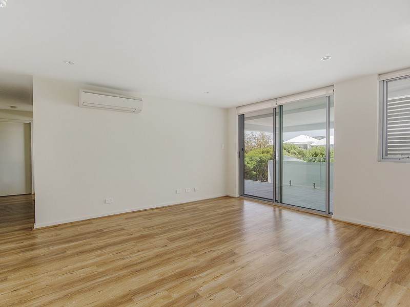 8 / 13 O’Connor Close, North Coogee WA 6163