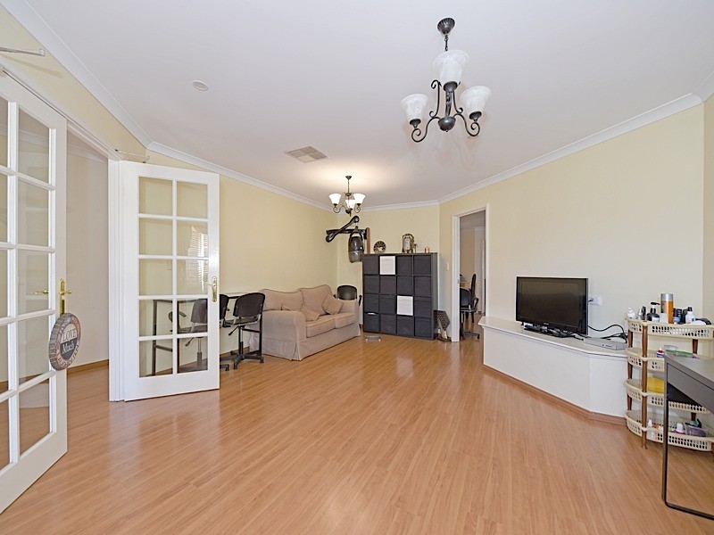 1 Karalla Elbow, Quinns Rocks WA 6030