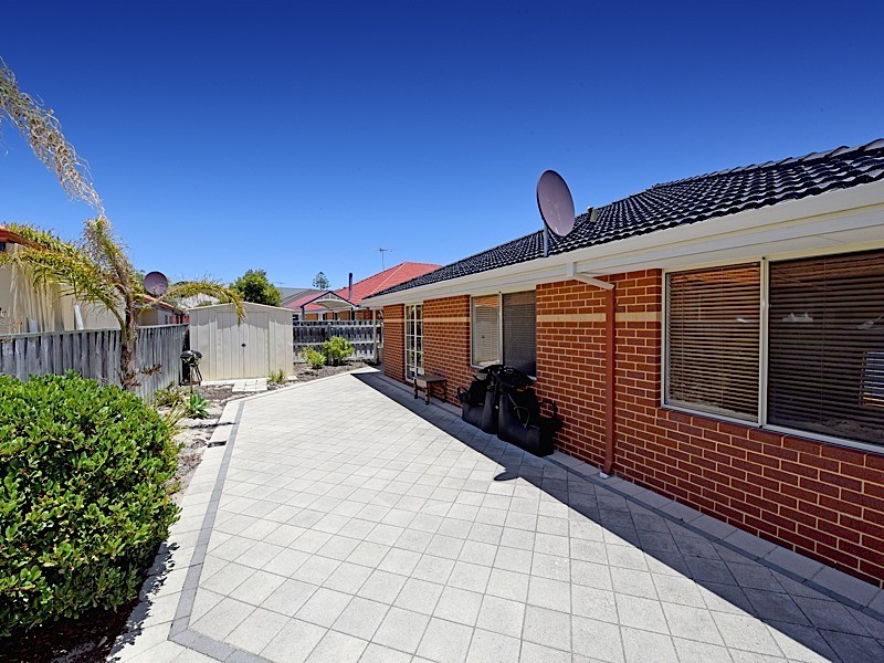 1 Karalla Elbow, Quinns Rocks WA 6030