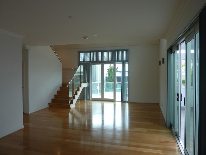 2 / 115 – 117 South Terrace, Fremantle WA 6160