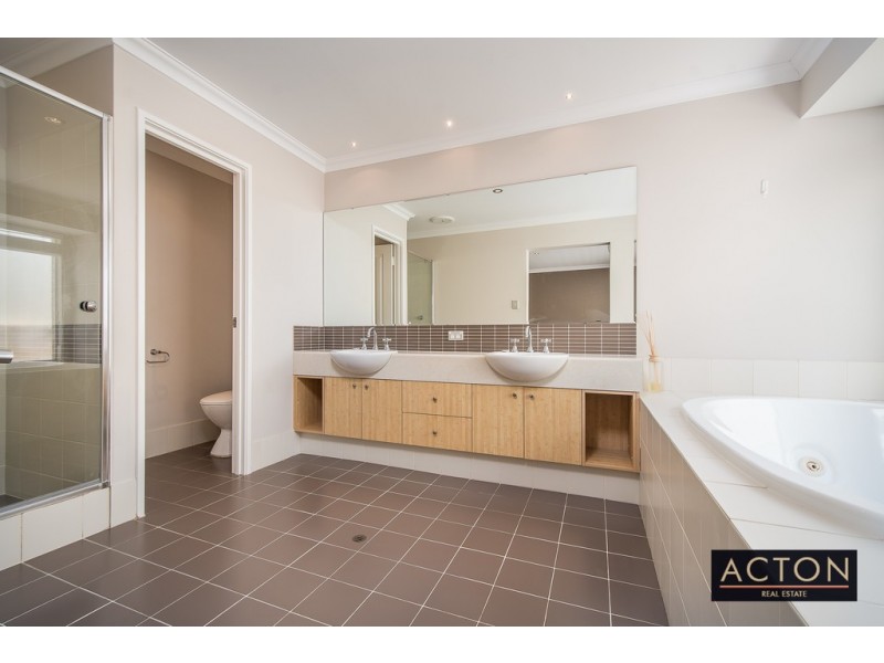 7 Halyard Crescent, Jindalee WA 6036