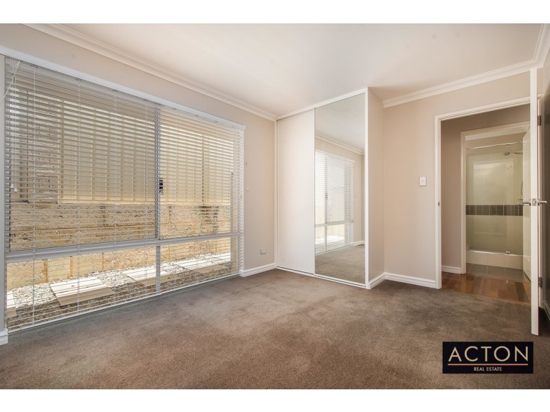 7 Halyard Crescent, Jindalee WA 6036