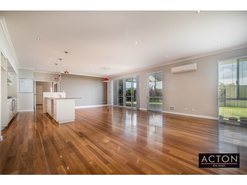 7 Halyard Crescent, Jindalee WA 6036