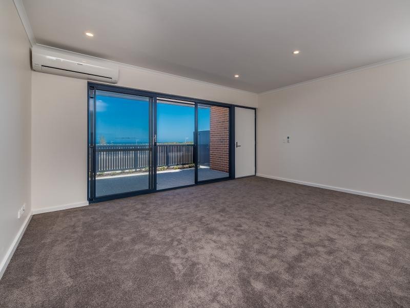 8/2 Commander Drive, Alkimos WA 6038