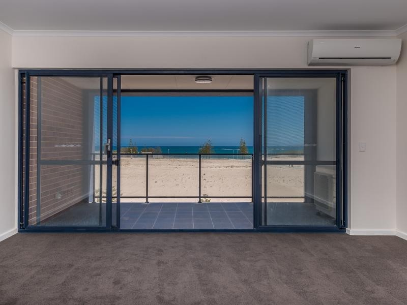 8/2 Commander Drive, Alkimos WA 6038