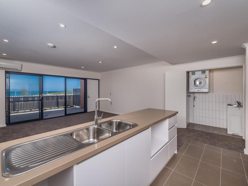 11/2 Commander Drive, Alkimos WA 6038